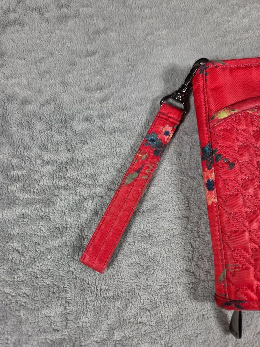 Lug Tandem Zip RFID Wristlet Wallet in Bouquet Red Floral Pattern Full Zip